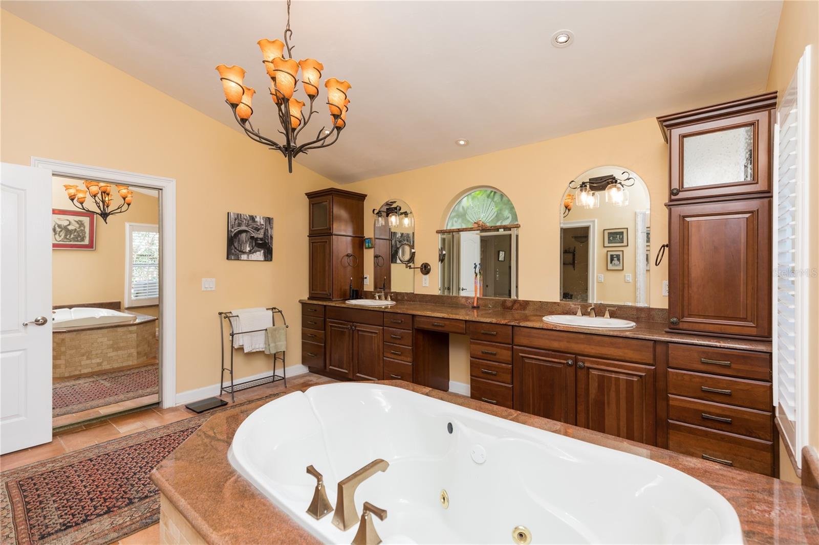 2 ANASTASIA CT