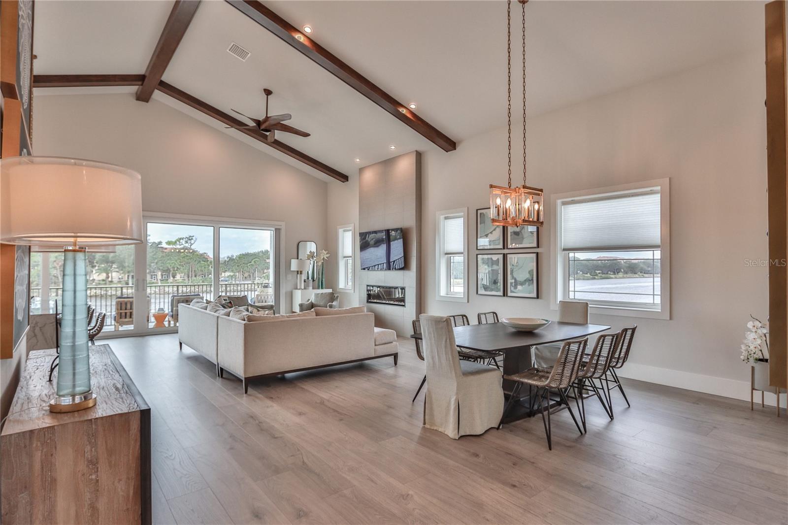 230 YACHT HARBOR DR