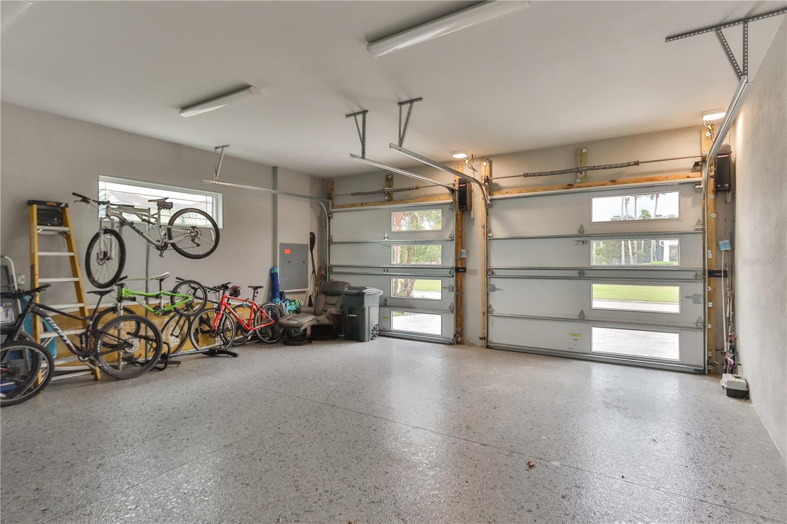 230 YACHT HARBOR DR