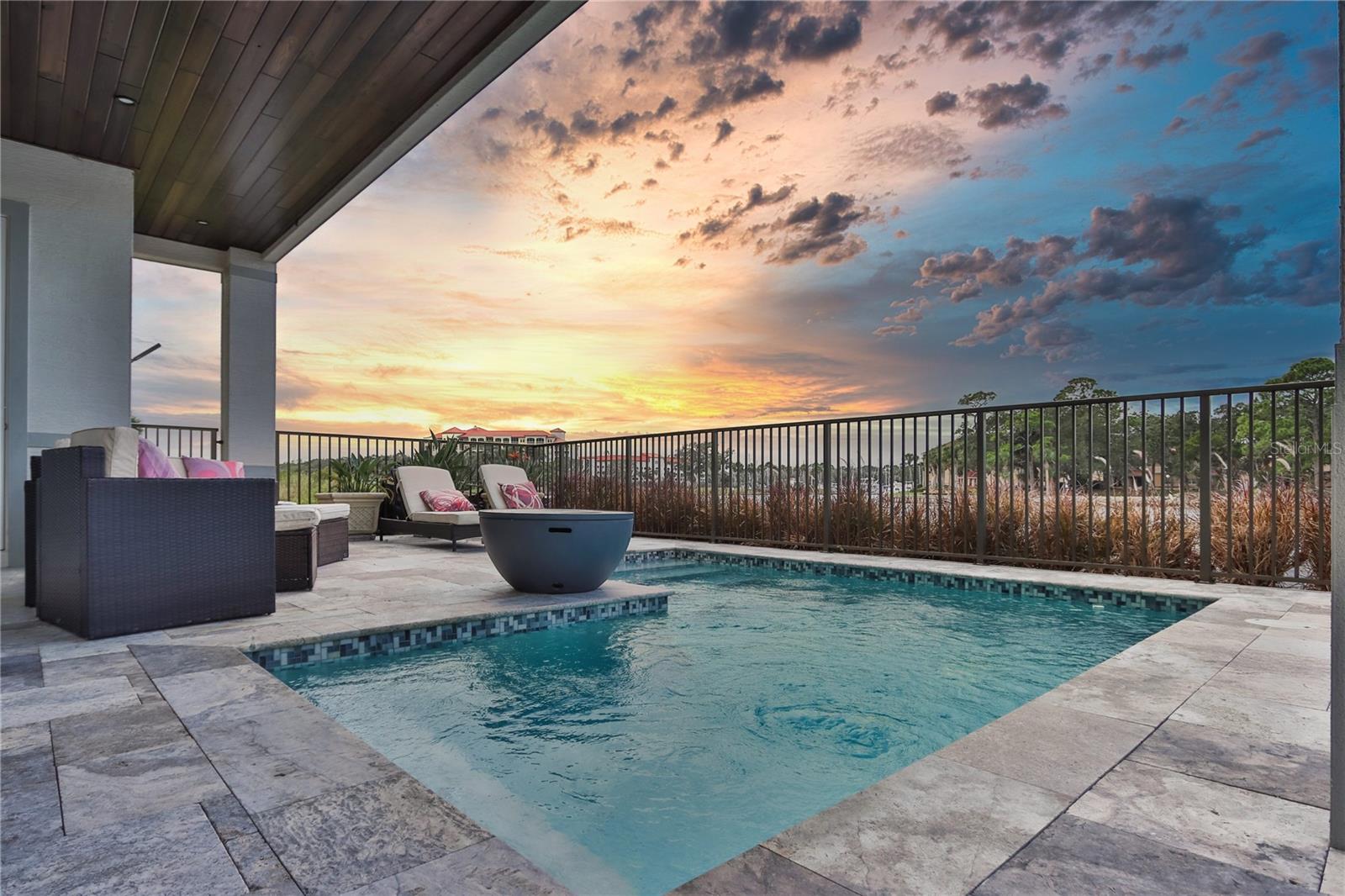 230 YACHT HARBOR DR