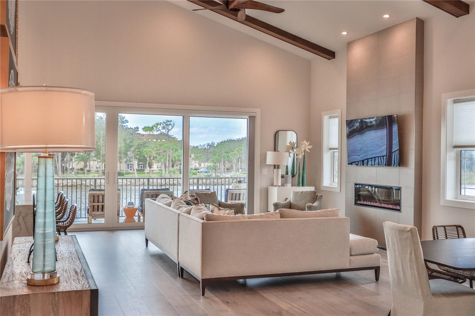 230 YACHT HARBOR DR