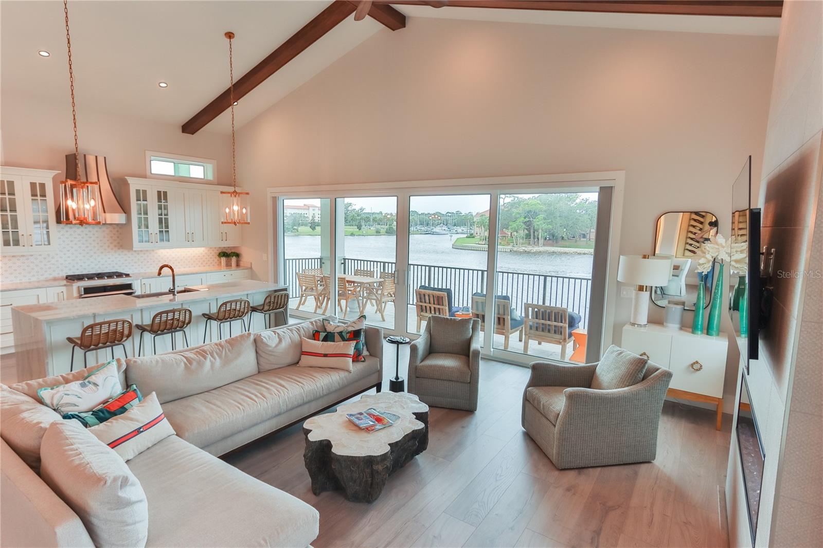 230 YACHT HARBOR DR