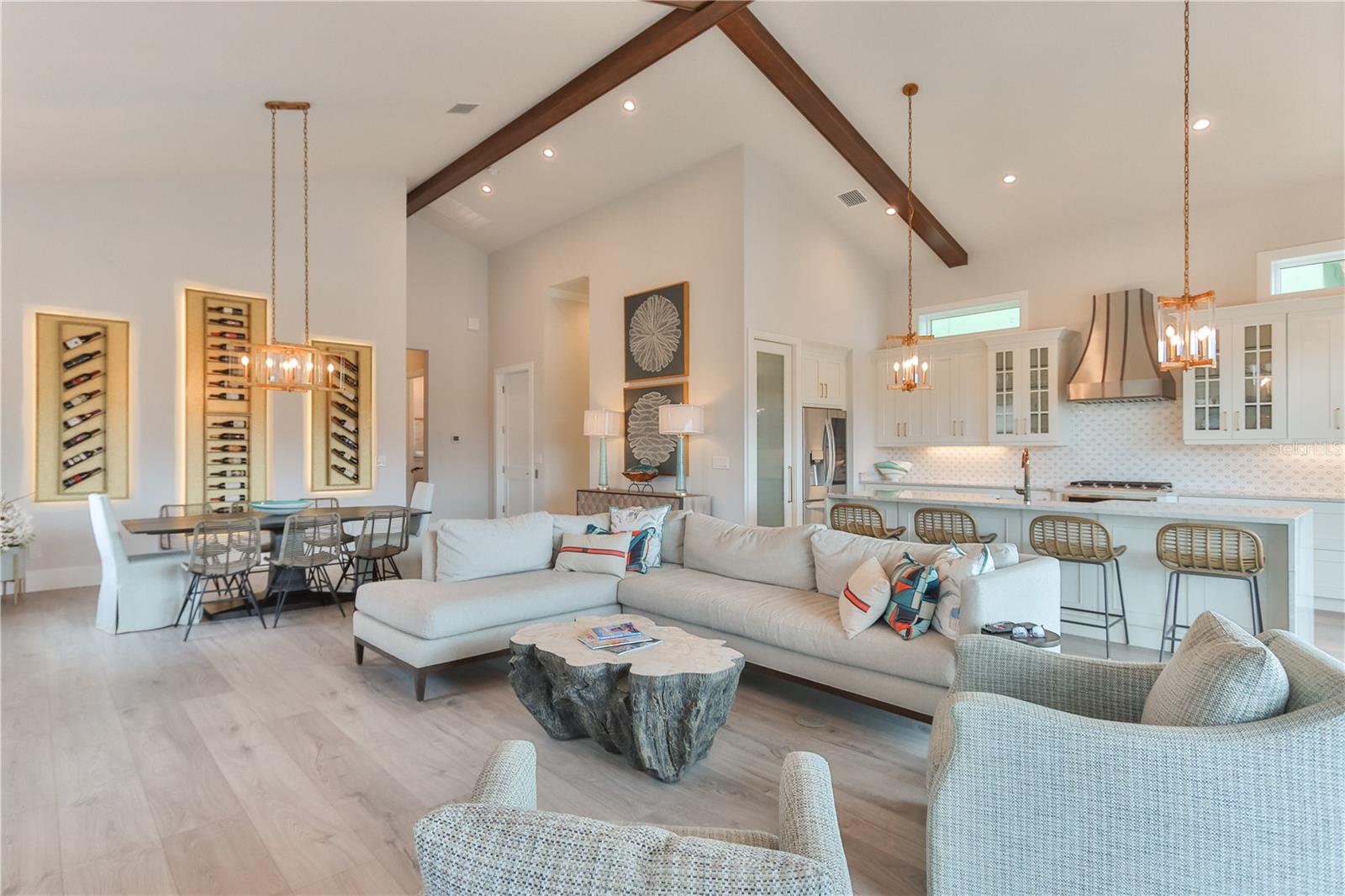 230 YACHT HARBOR DR