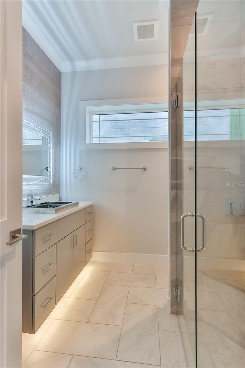 230 YACHT HARBOR DR