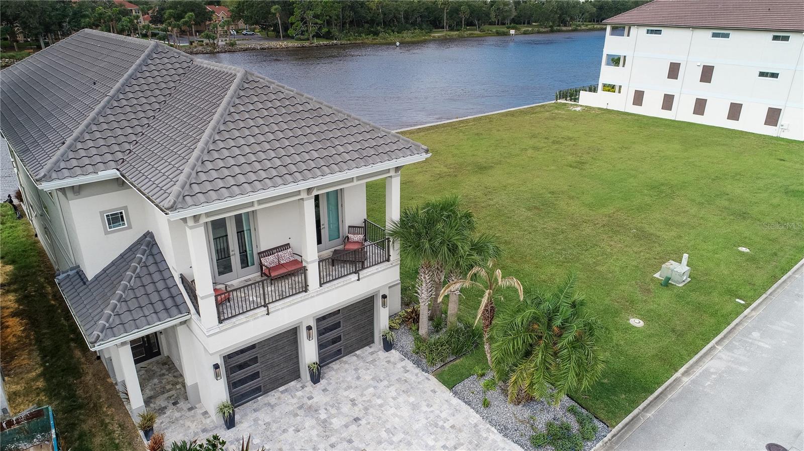 230 YACHT HARBOR DR