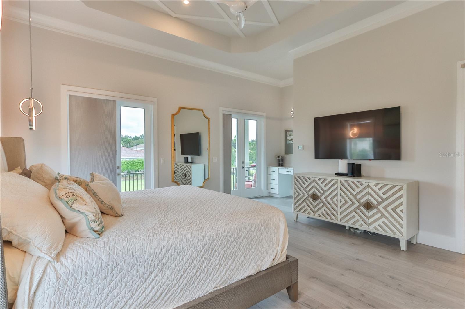 230 YACHT HARBOR DR