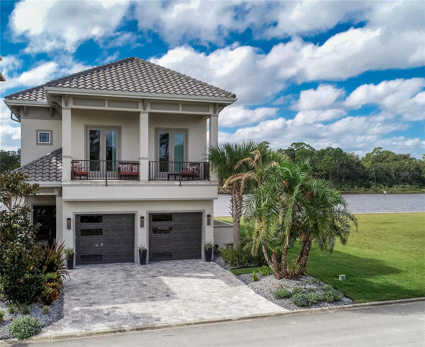 230 YACHT HARBOR DR