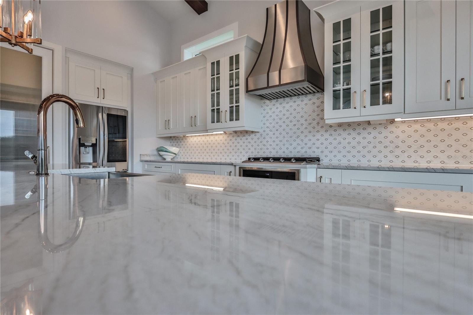230 YACHT HARBOR DR