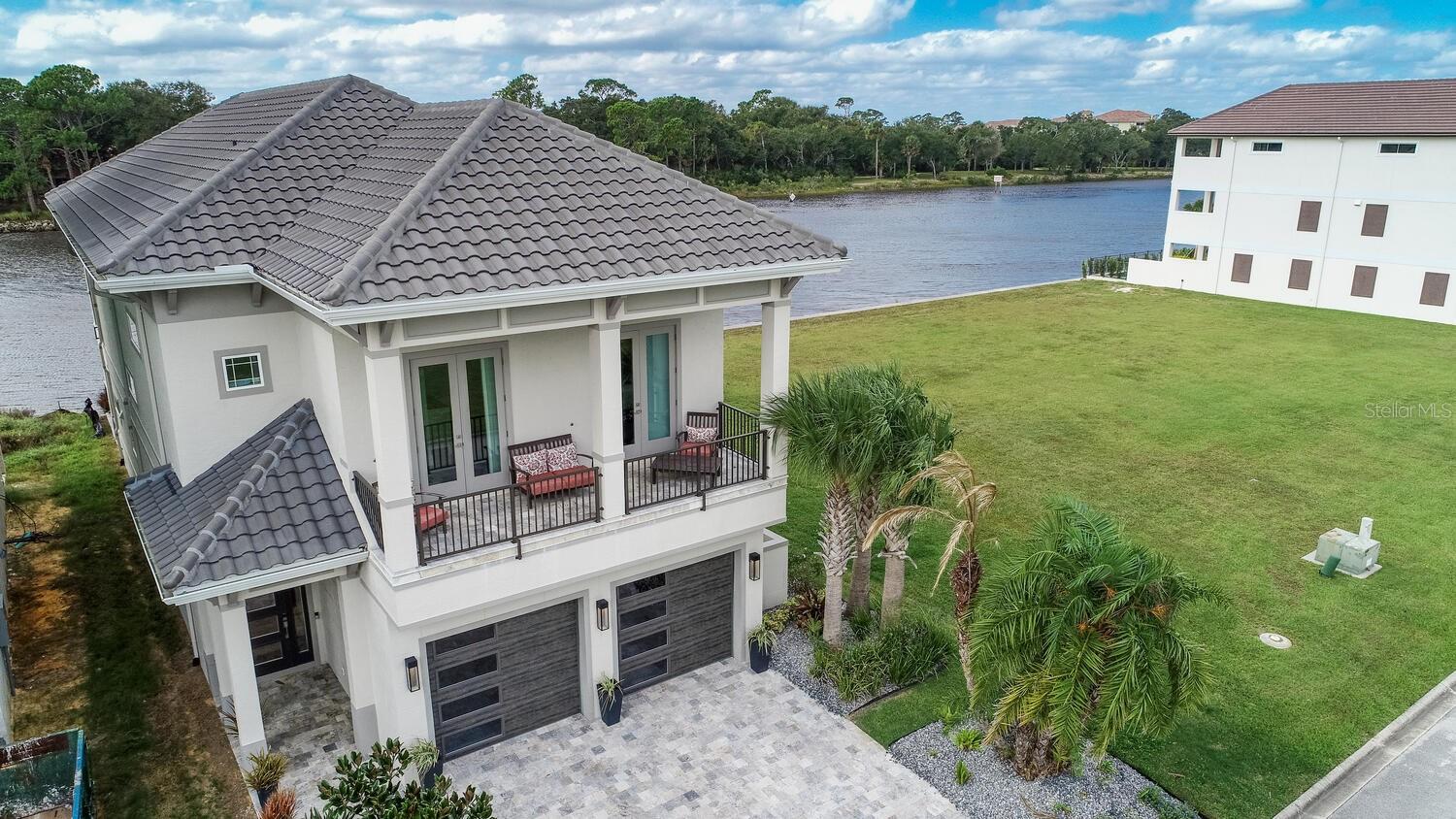 230 YACHT HARBOR DR