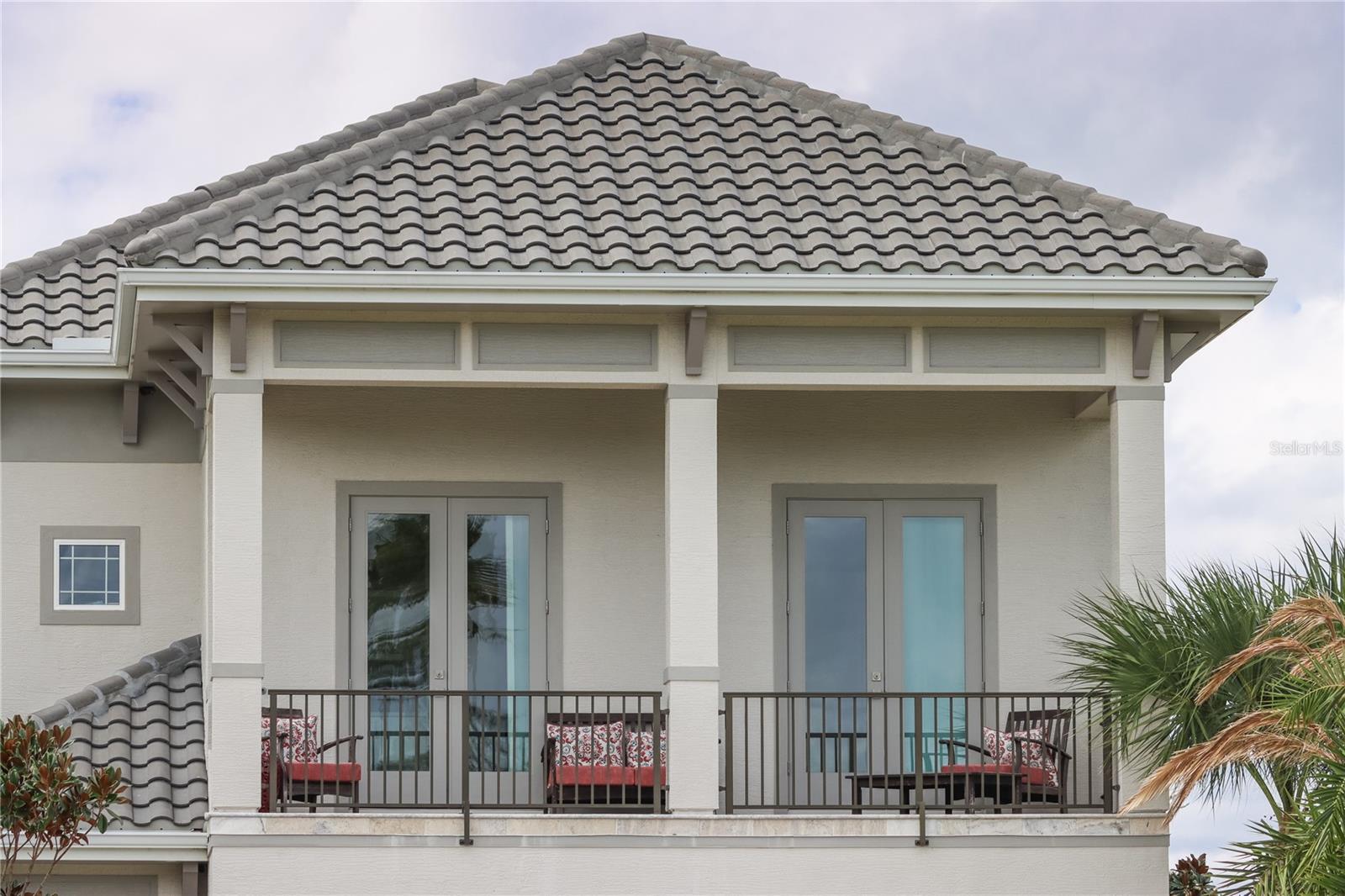 230 YACHT HARBOR DR