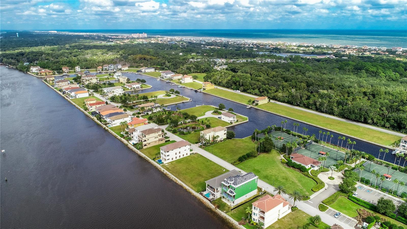 230 YACHT HARBOR DR