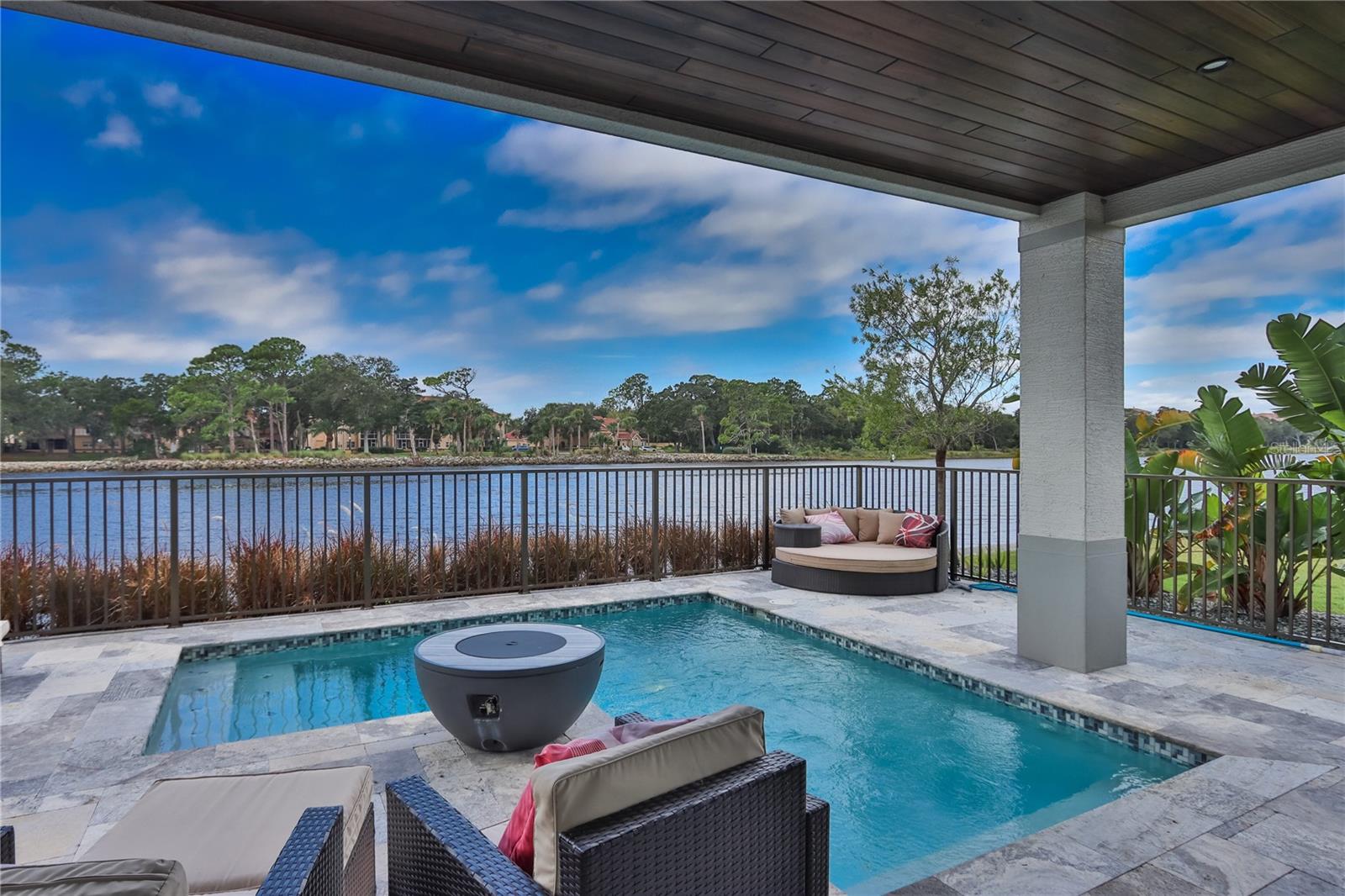 230 YACHT HARBOR DR