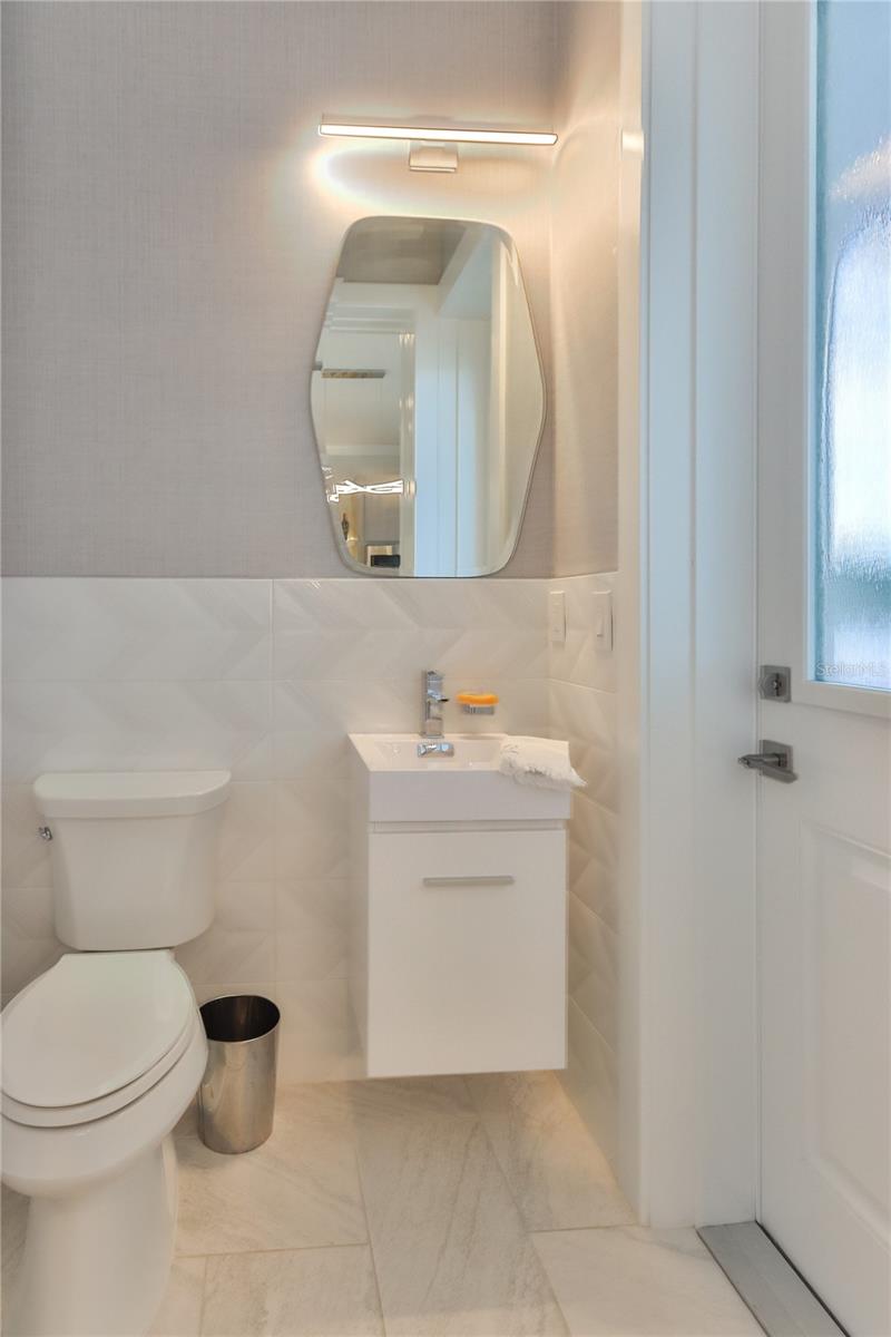 230 YACHT HARBOR DR