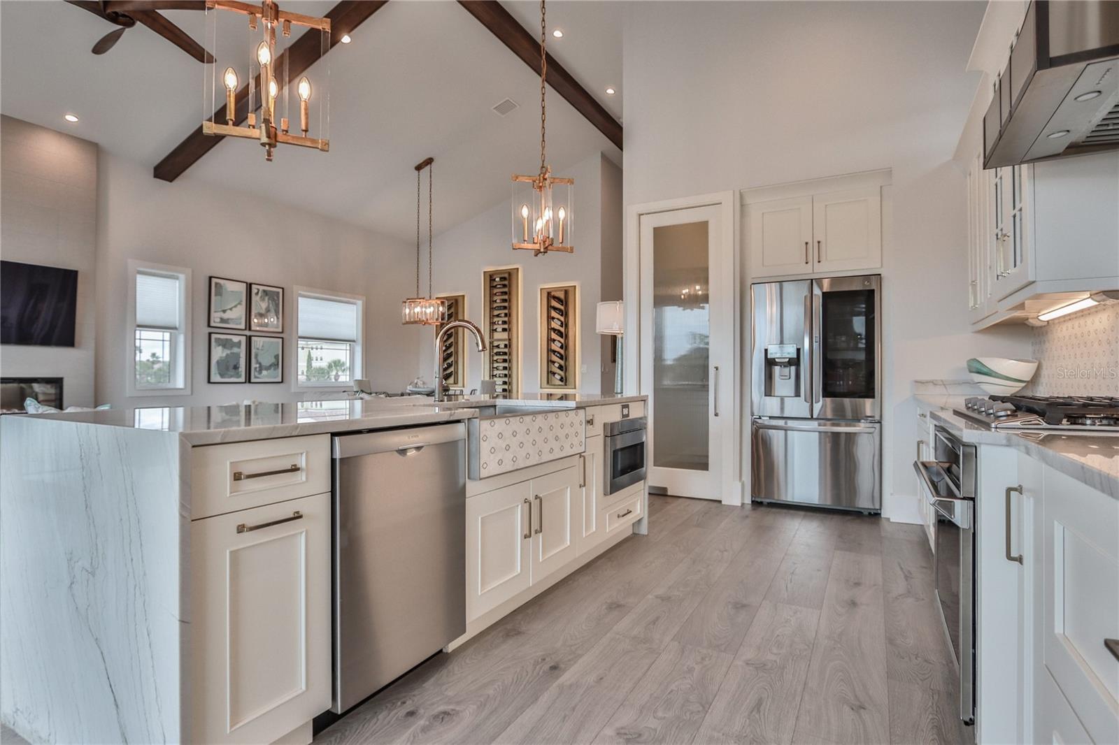 230 YACHT HARBOR DR