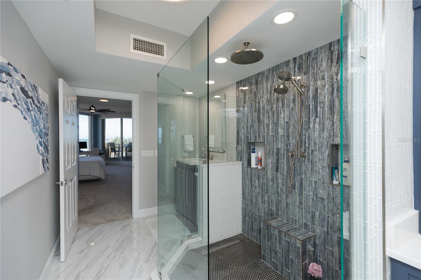 7 AVENUE DE LA MER #302