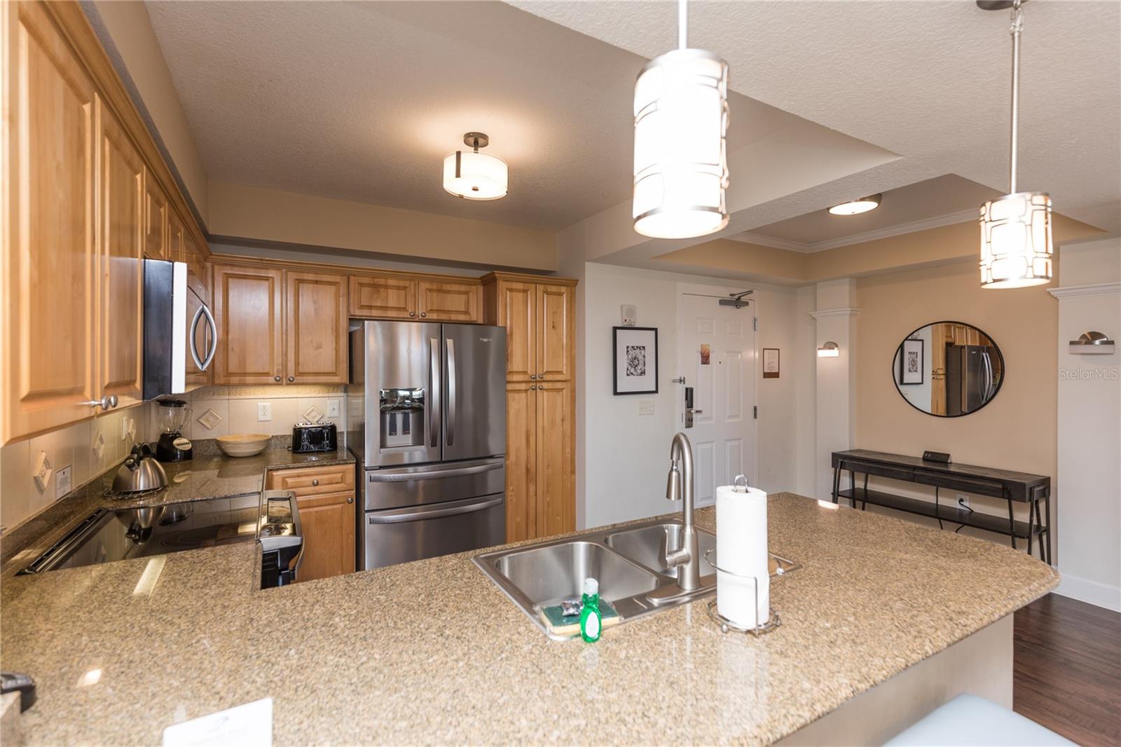 200 OCEAN CREST DR #516