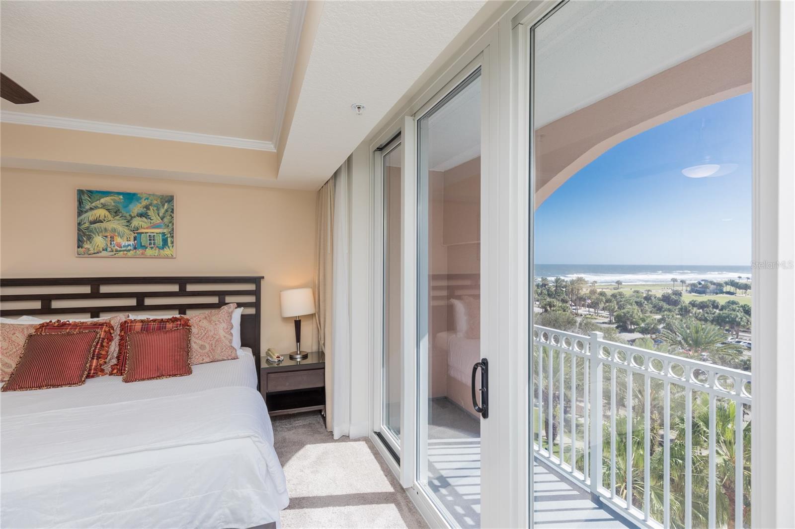 200 OCEAN CREST DR #516