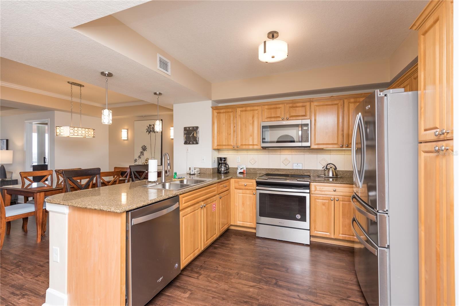 200 OCEAN CREST DR #516