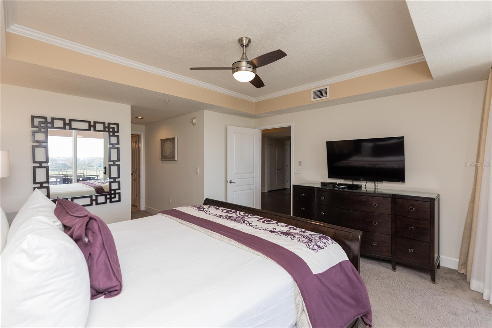 200 OCEAN CREST DR #516