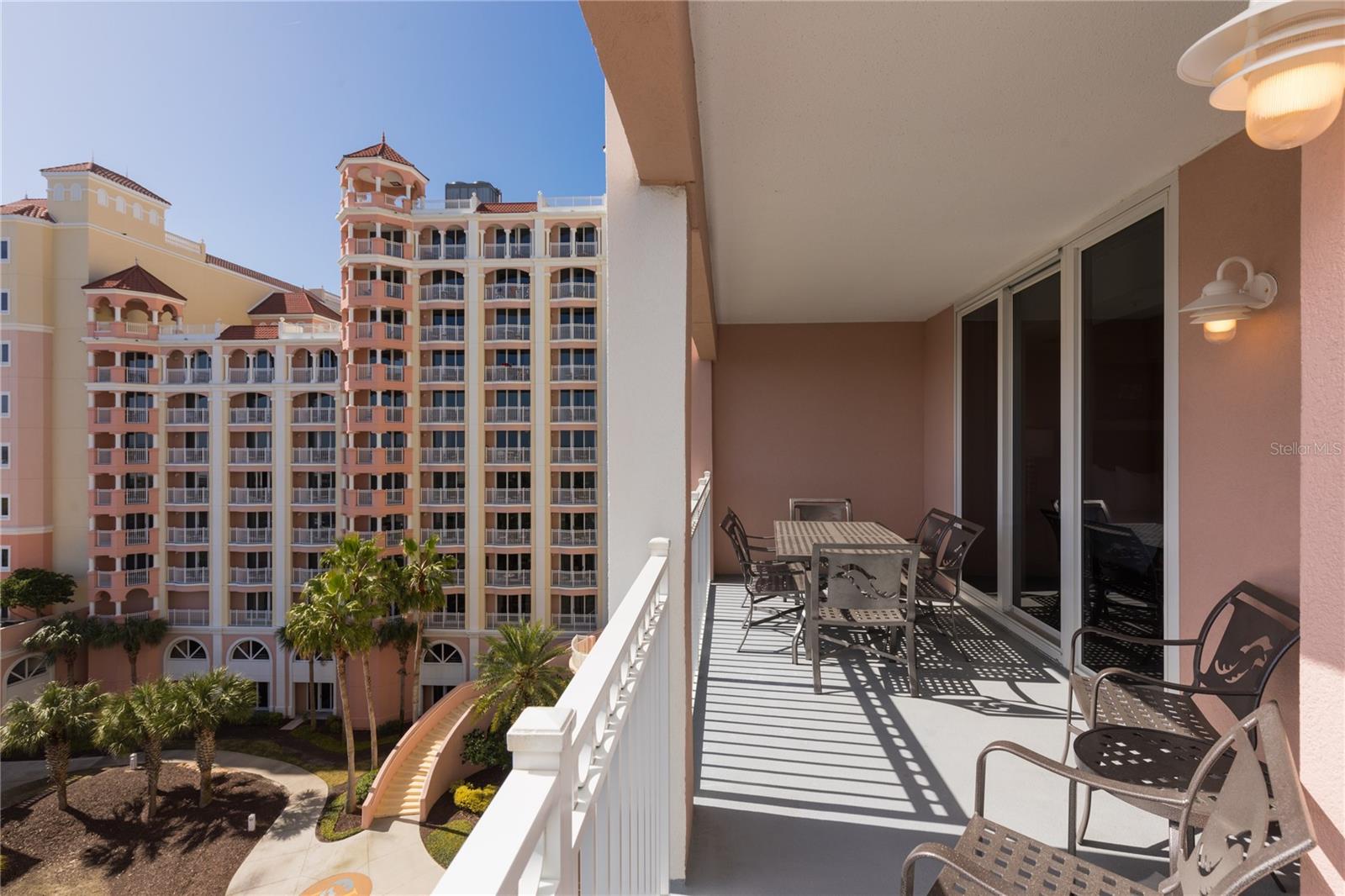 200 OCEAN CREST DR #516