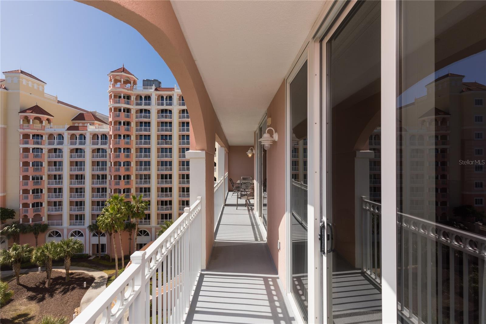 200 OCEAN CREST DR #516