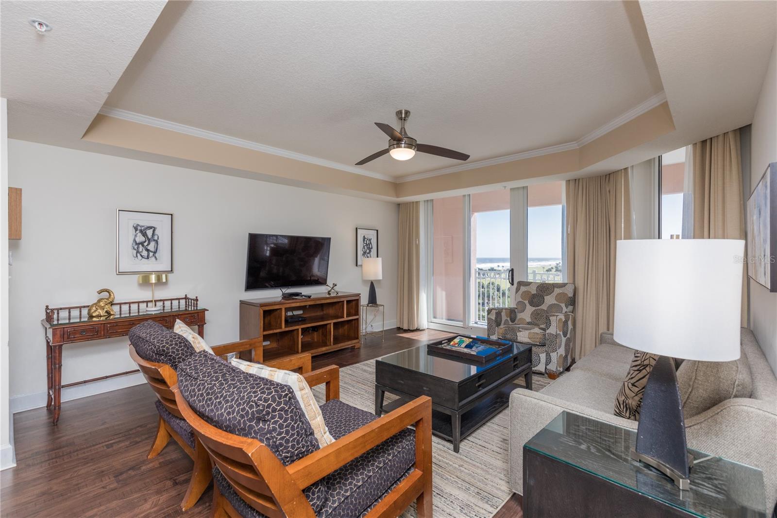 200 OCEAN CREST DR #516