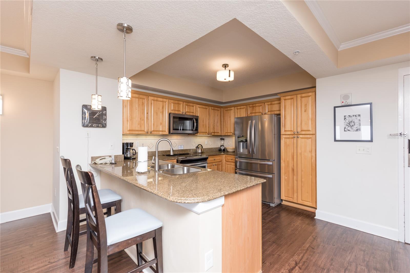 200 OCEAN CREST DR #516