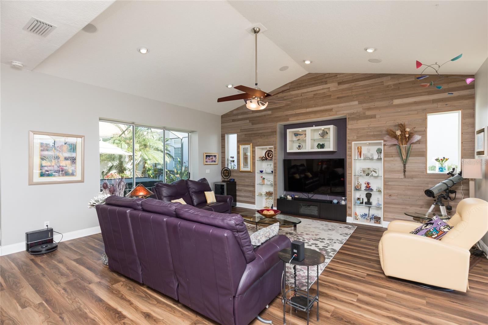 2 MALAGA CT
