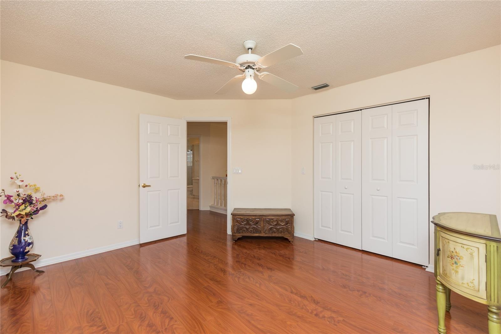 6 LAGUNA CT