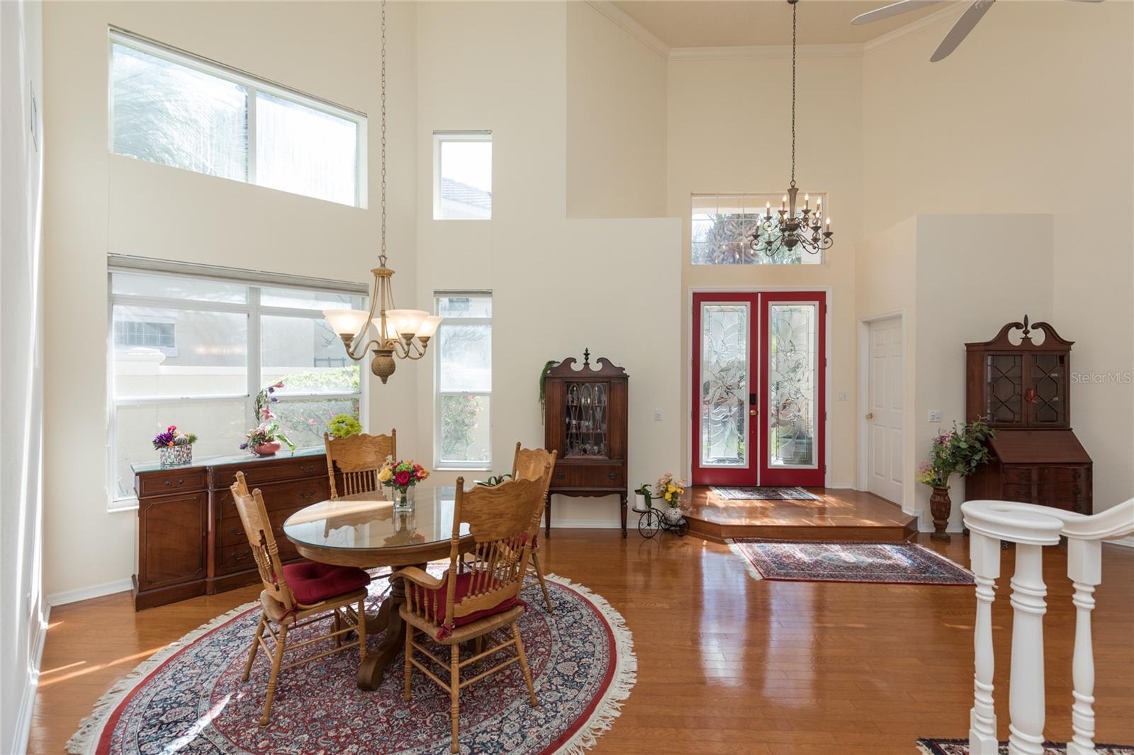 6 LAGUNA CT