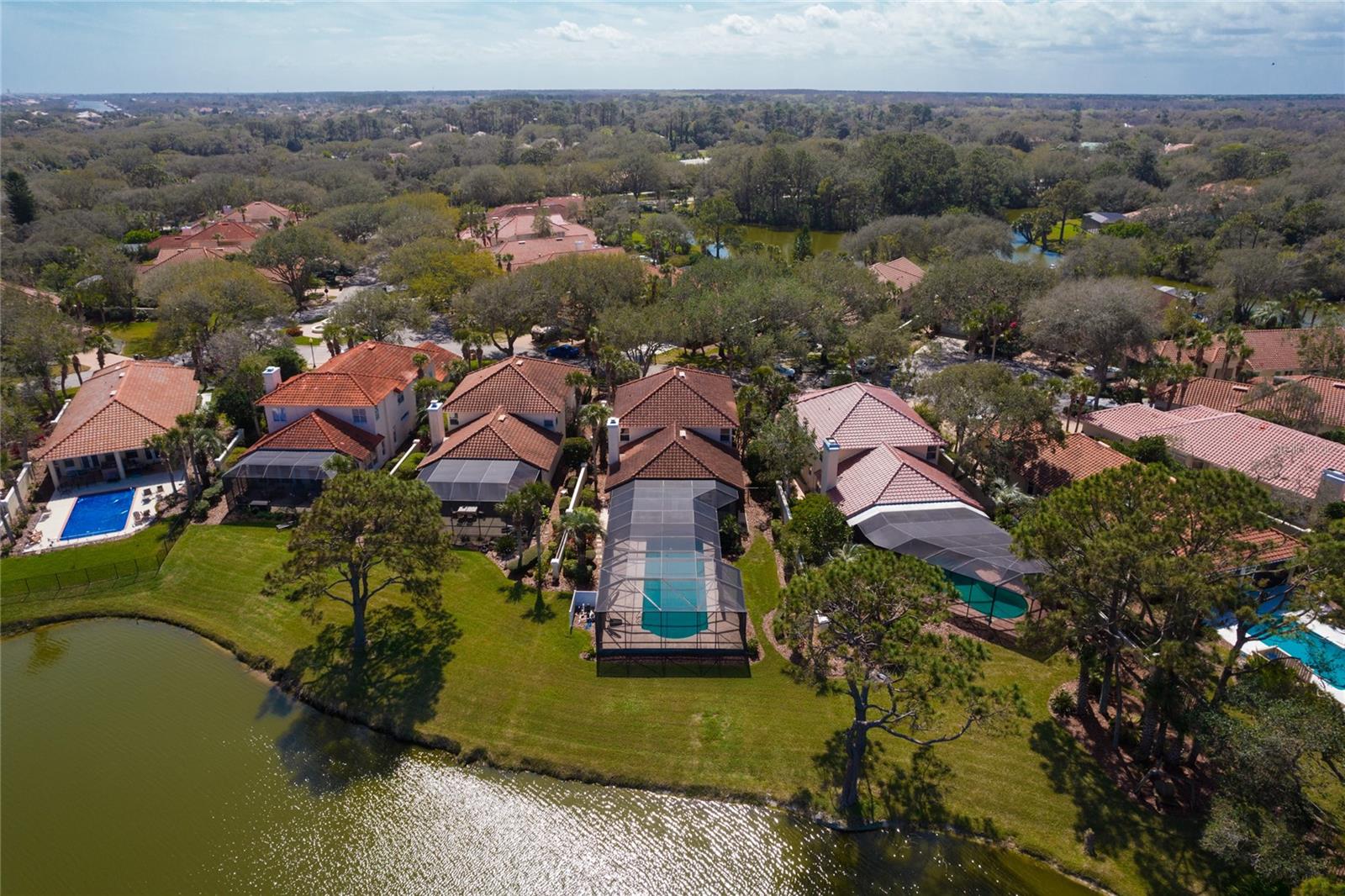 6 LAGUNA CT