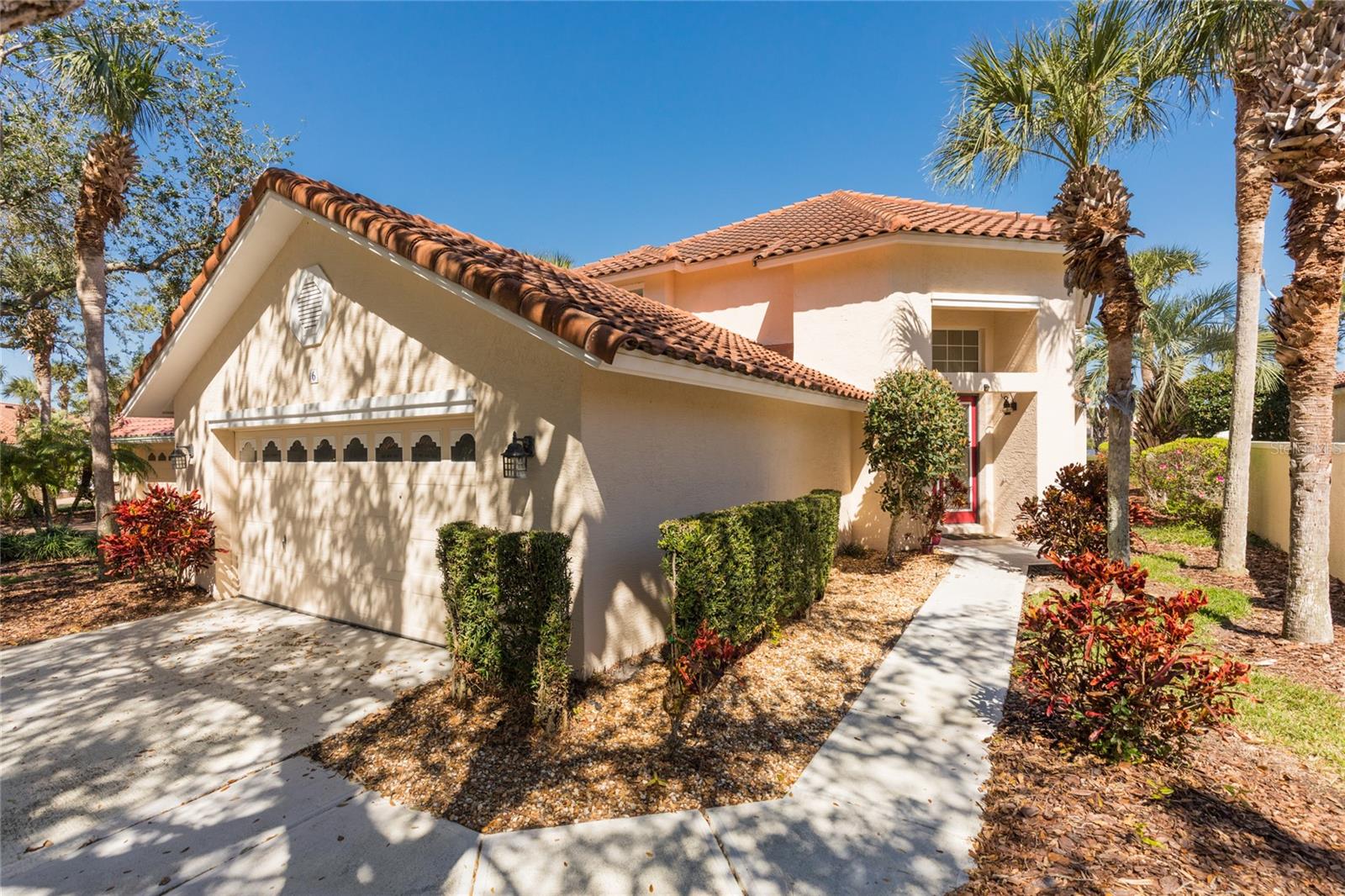 6 LAGUNA CT