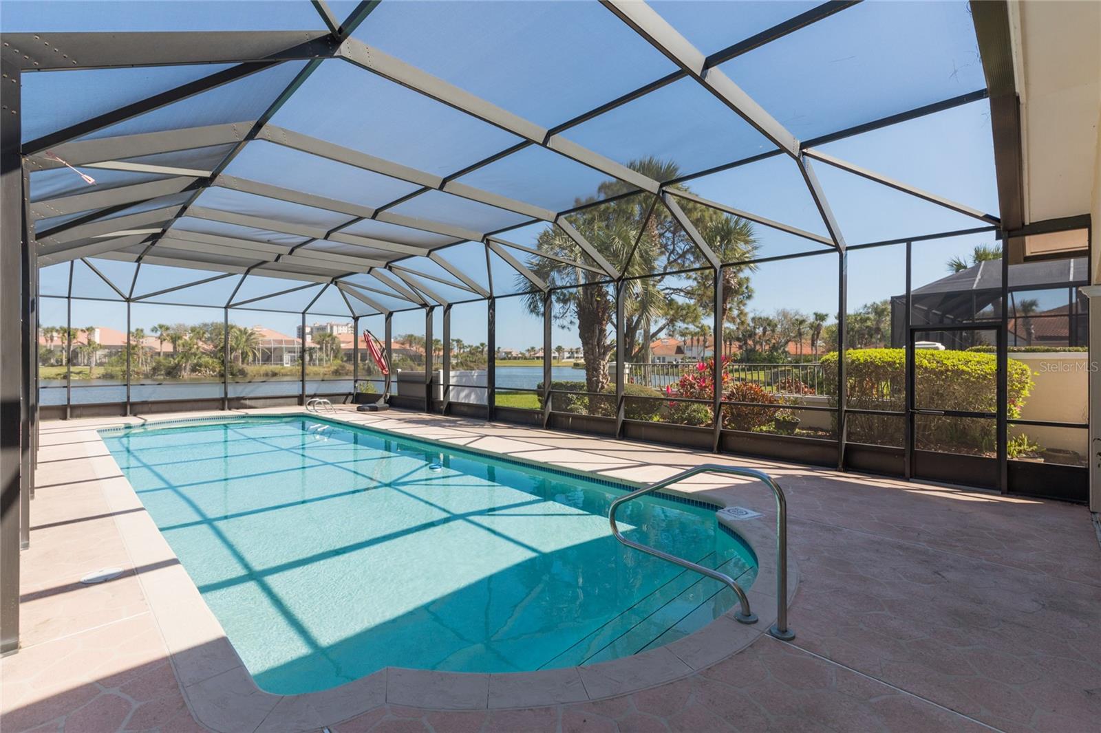 6 LAGUNA CT