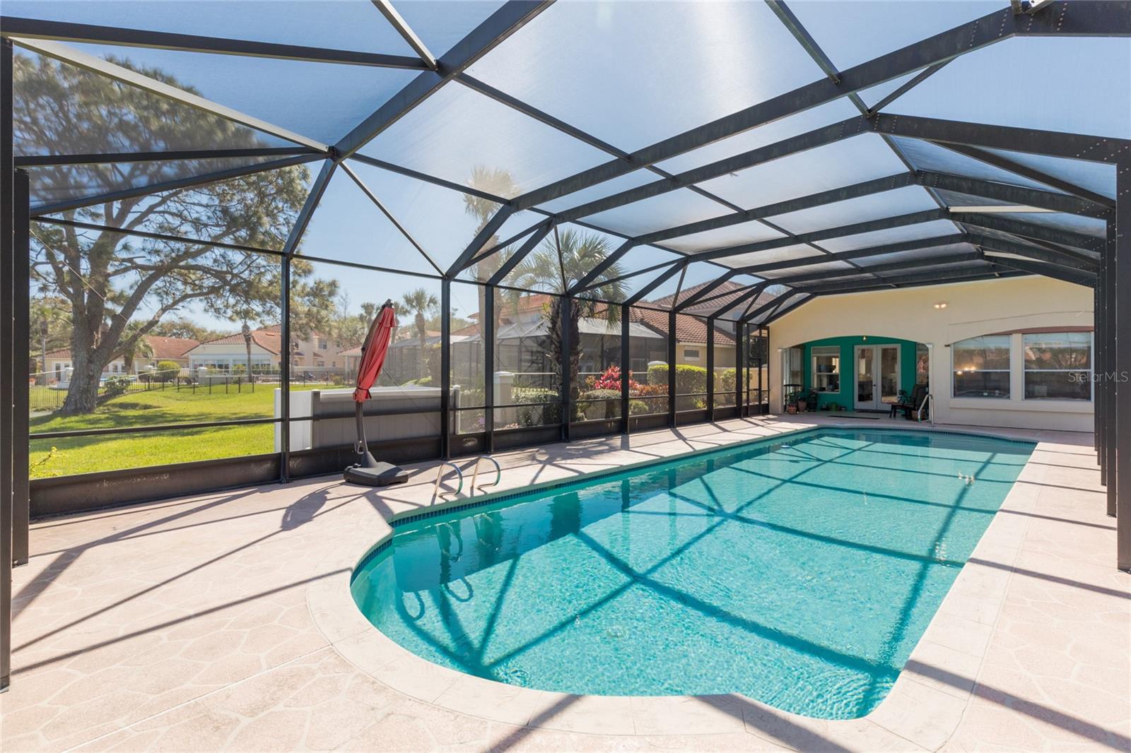 6 LAGUNA CT