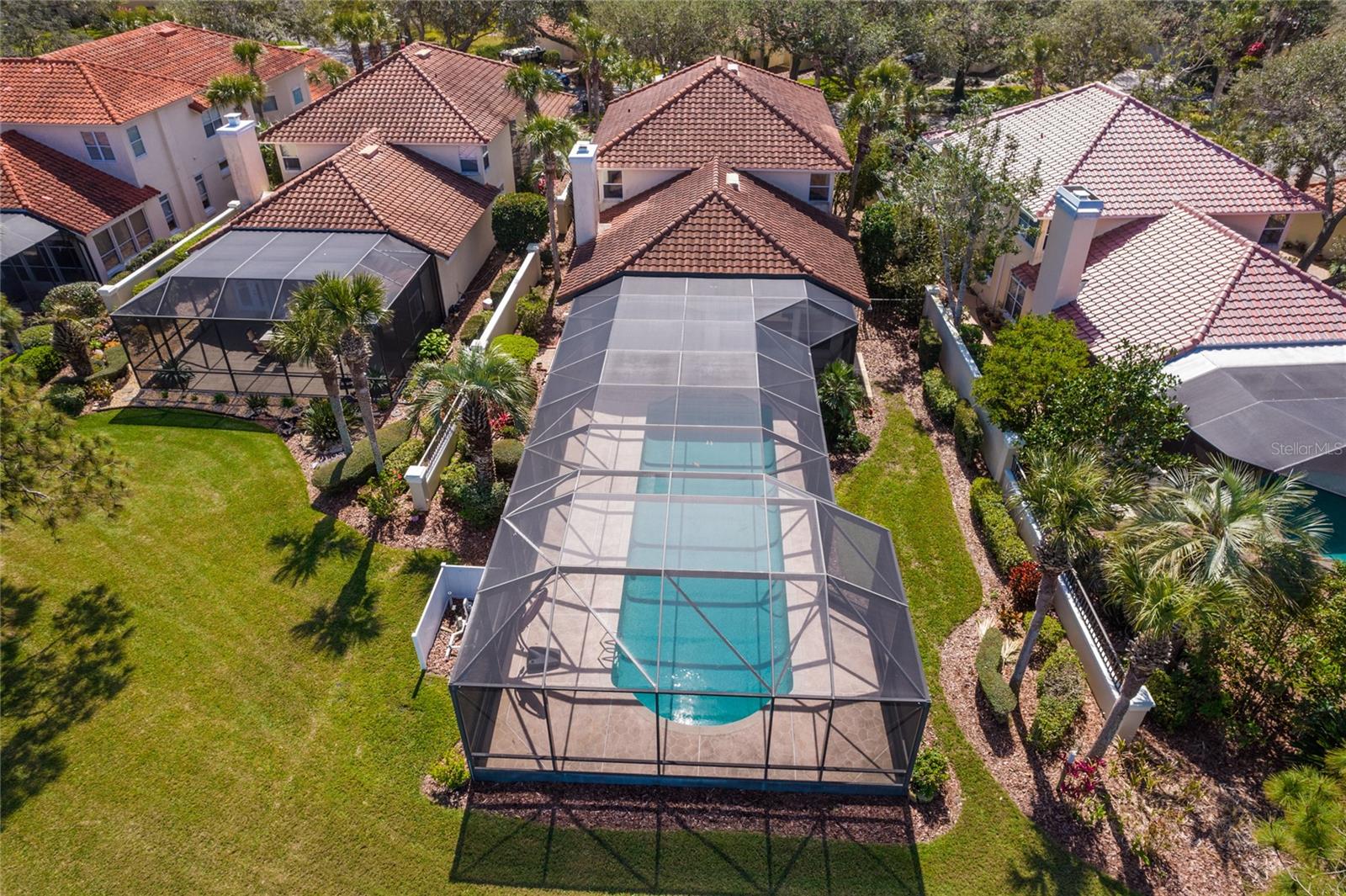 6 LAGUNA CT