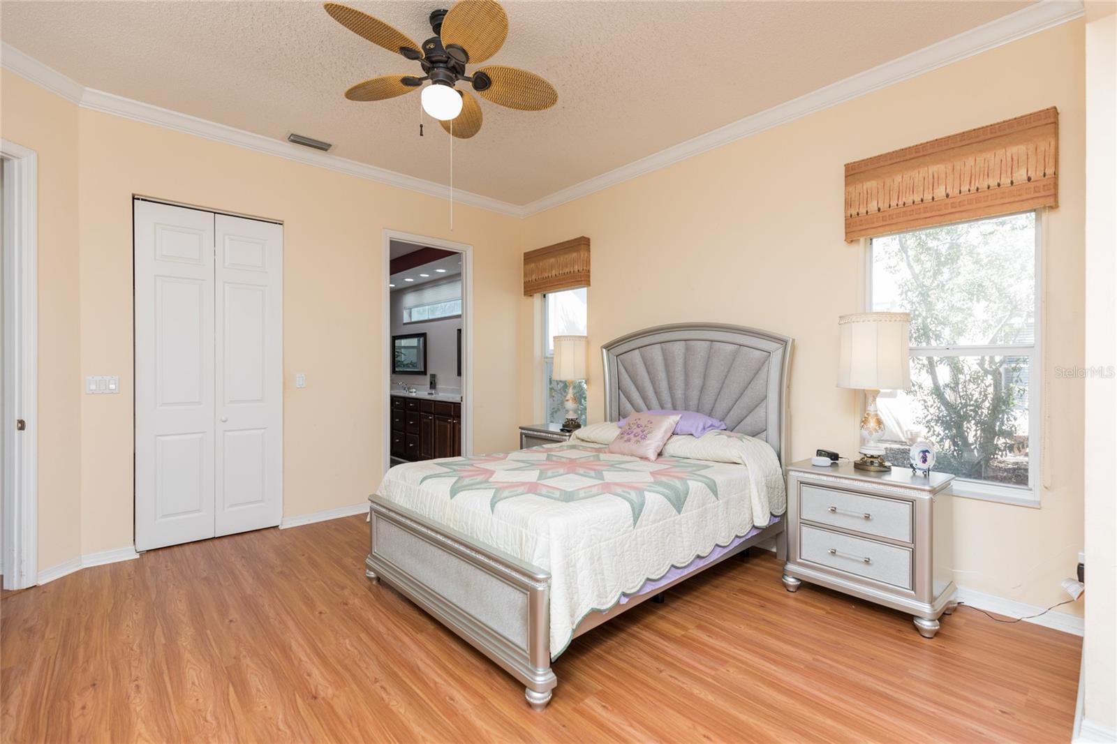 6 LAGUNA CT