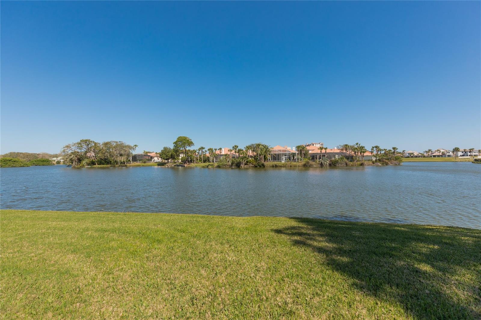 6 LAGUNA CT