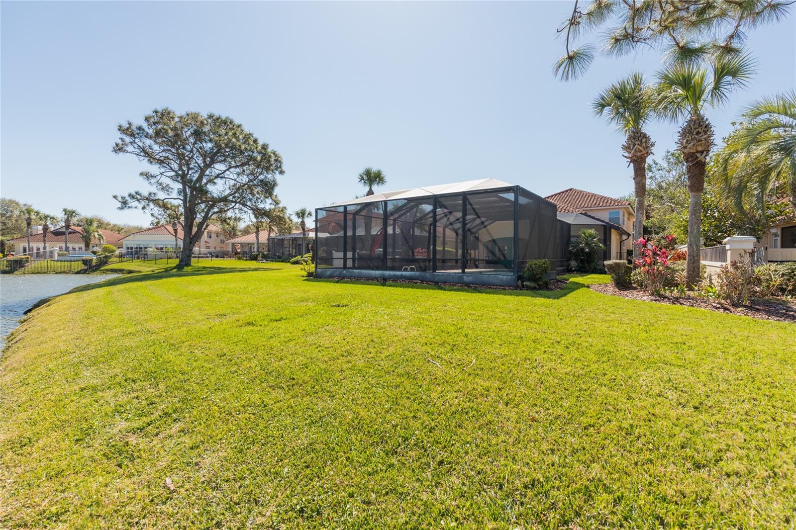 6 LAGUNA CT