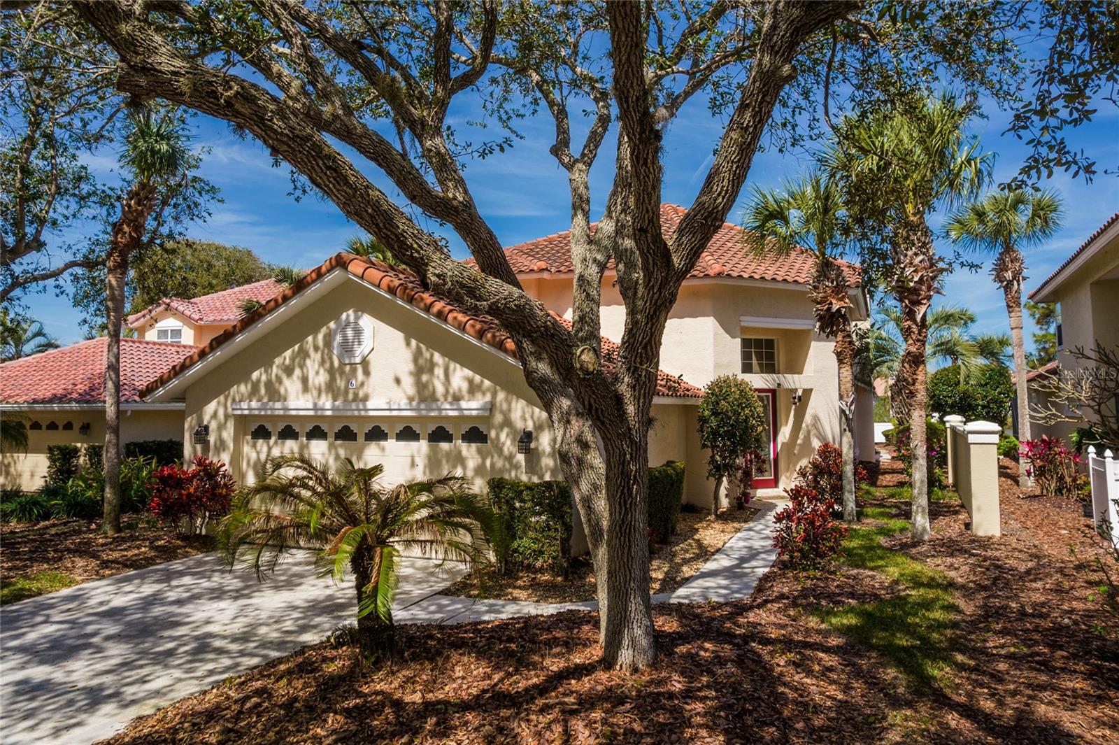 6 LAGUNA CT