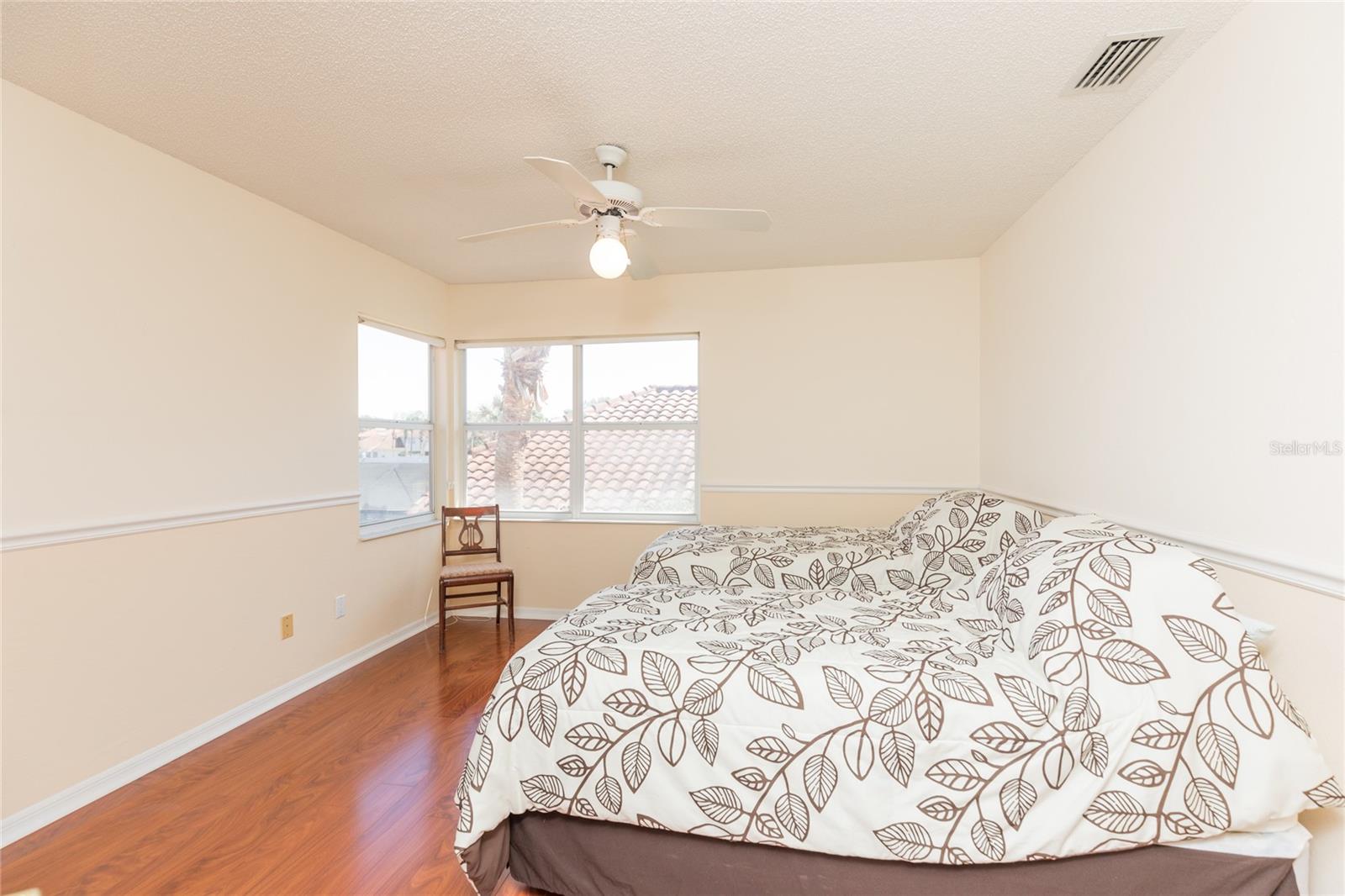6 LAGUNA CT
