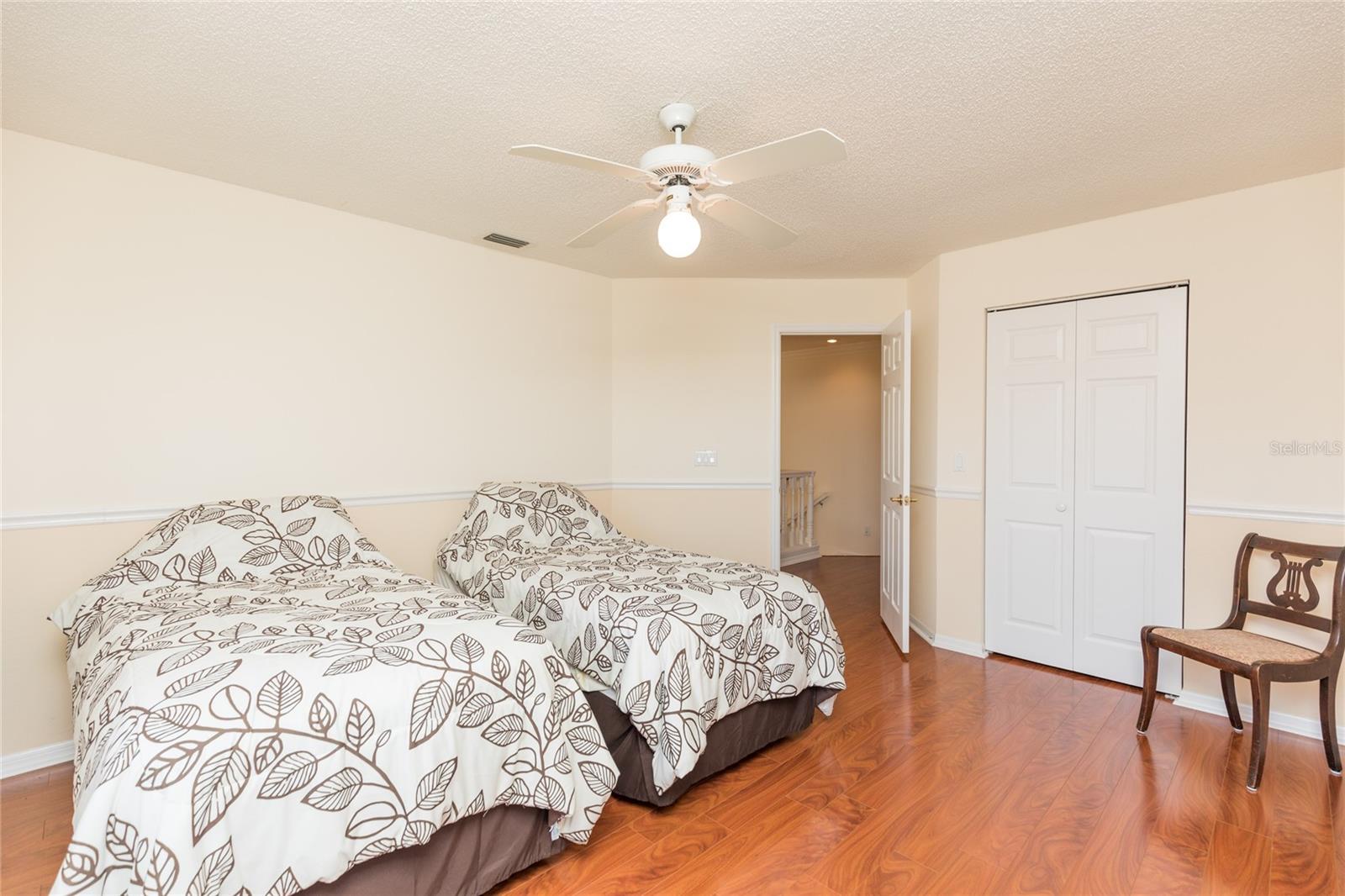 6 LAGUNA CT