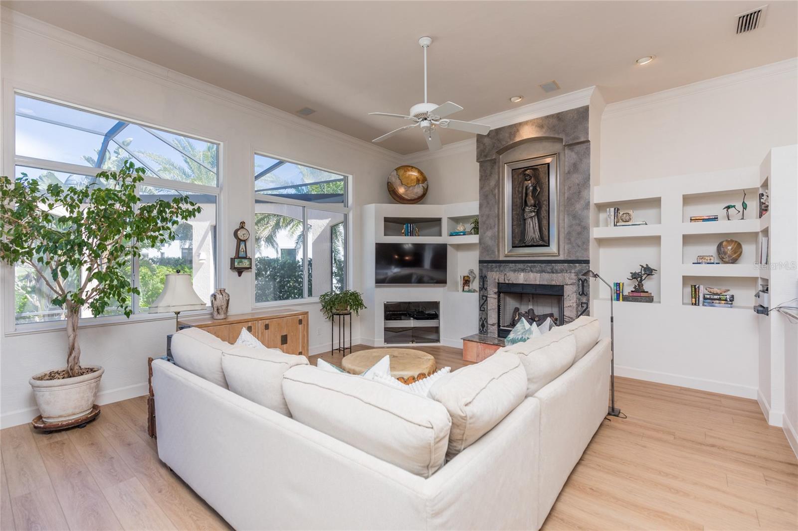 8 CORDOBA CT