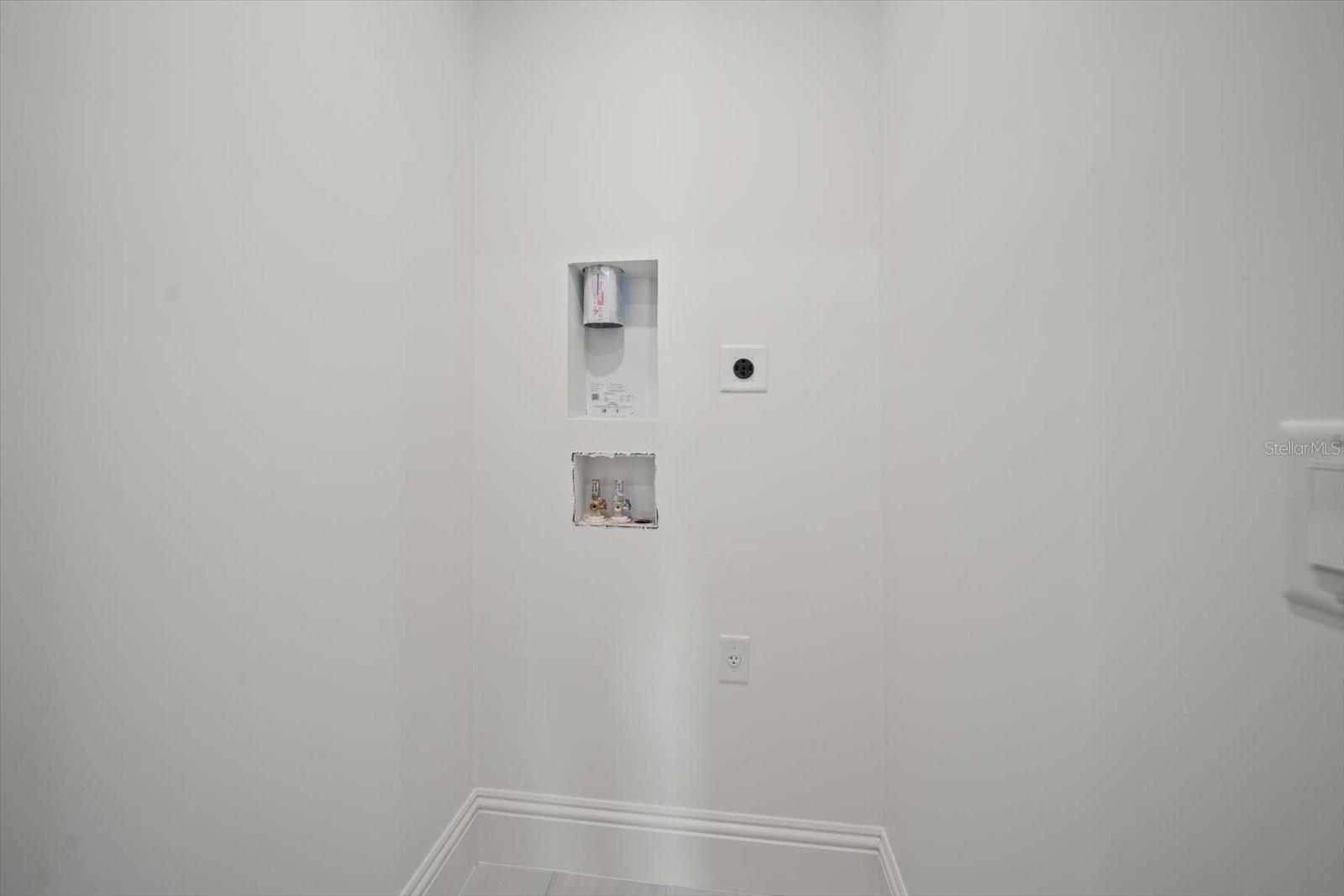 43 DEL PALMA DR
