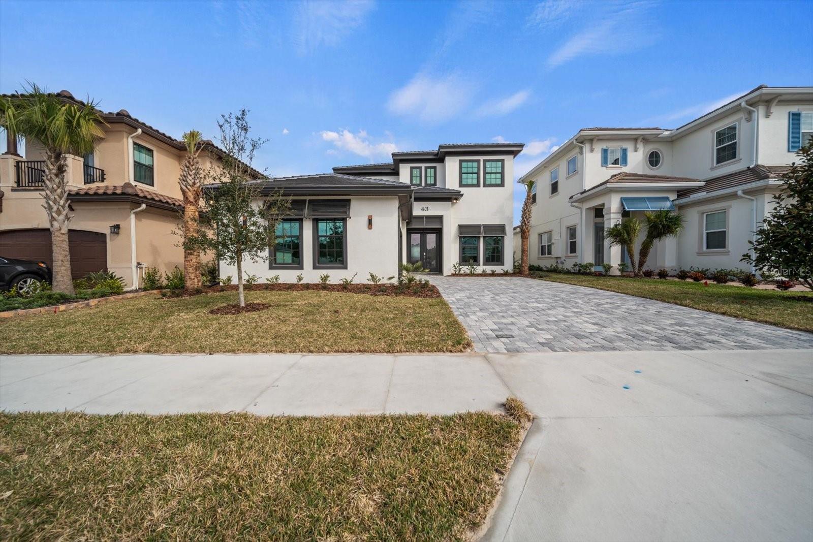 43 DEL PALMA DR