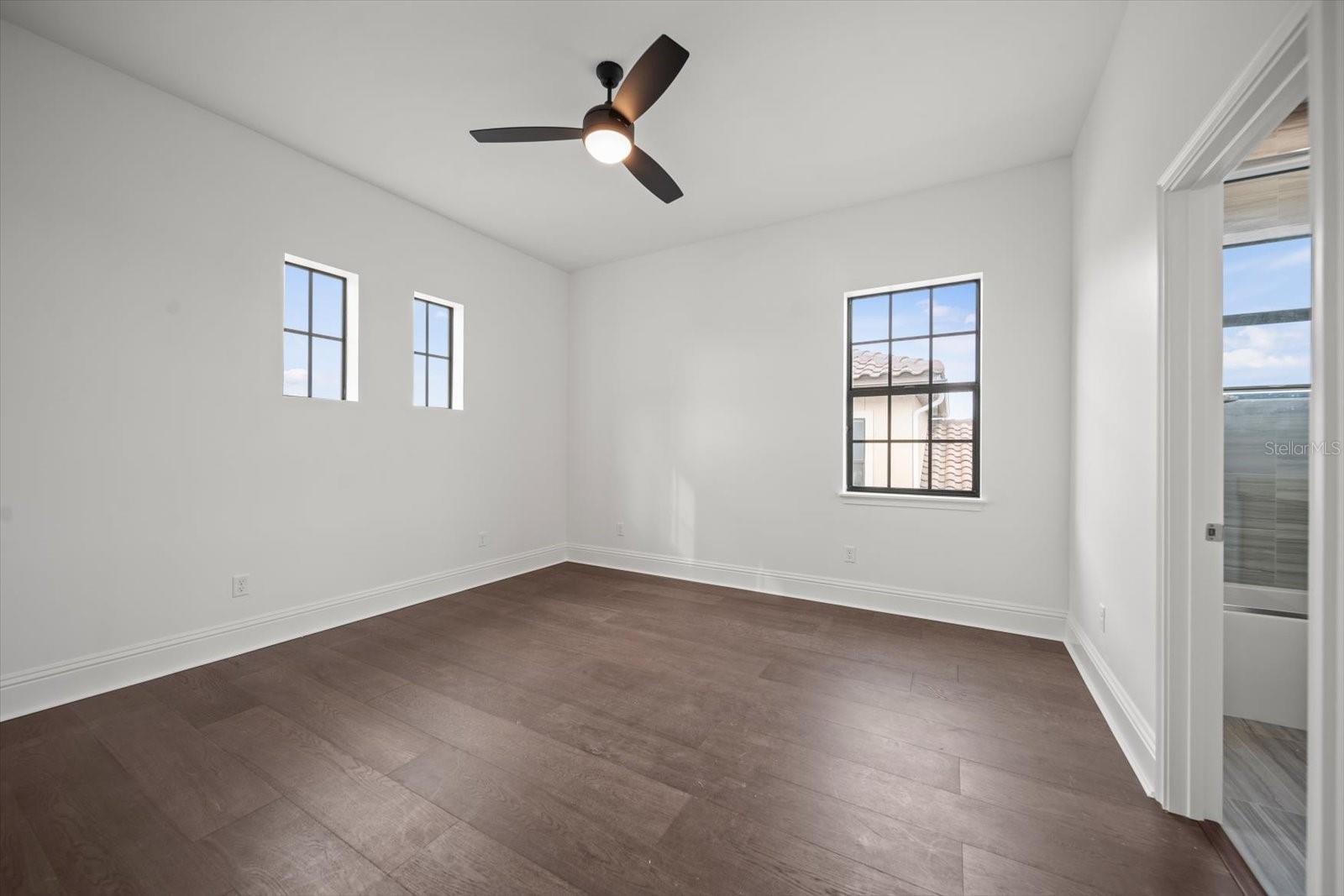 43 DEL PALMA DR