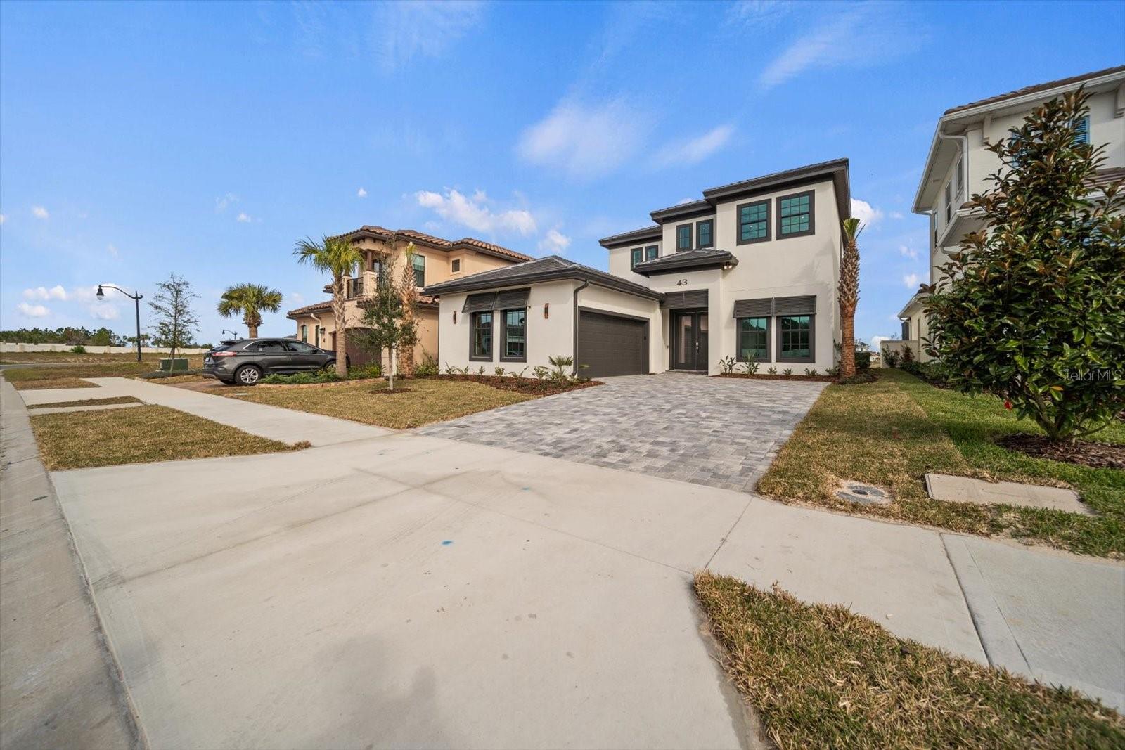 43 DEL PALMA DR