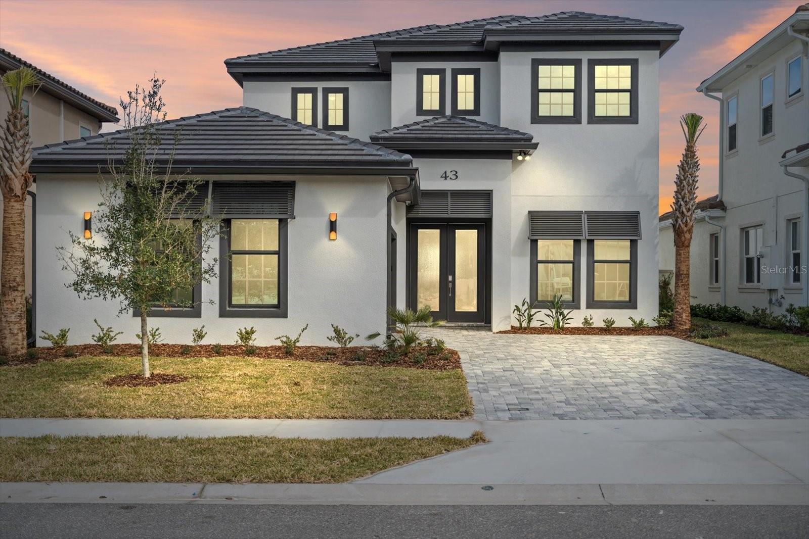 43 DEL PALMA DR