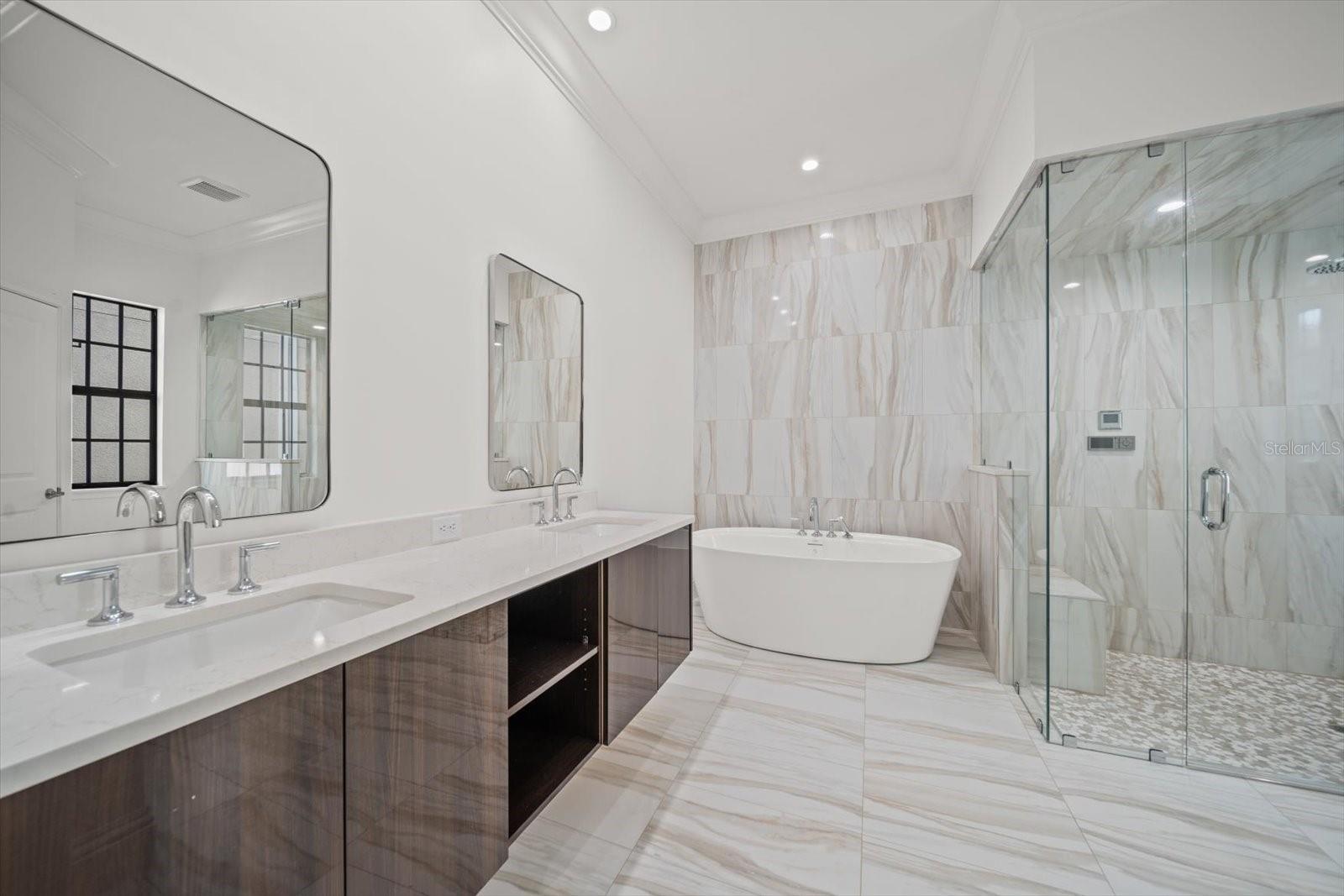43 DEL PALMA DR
