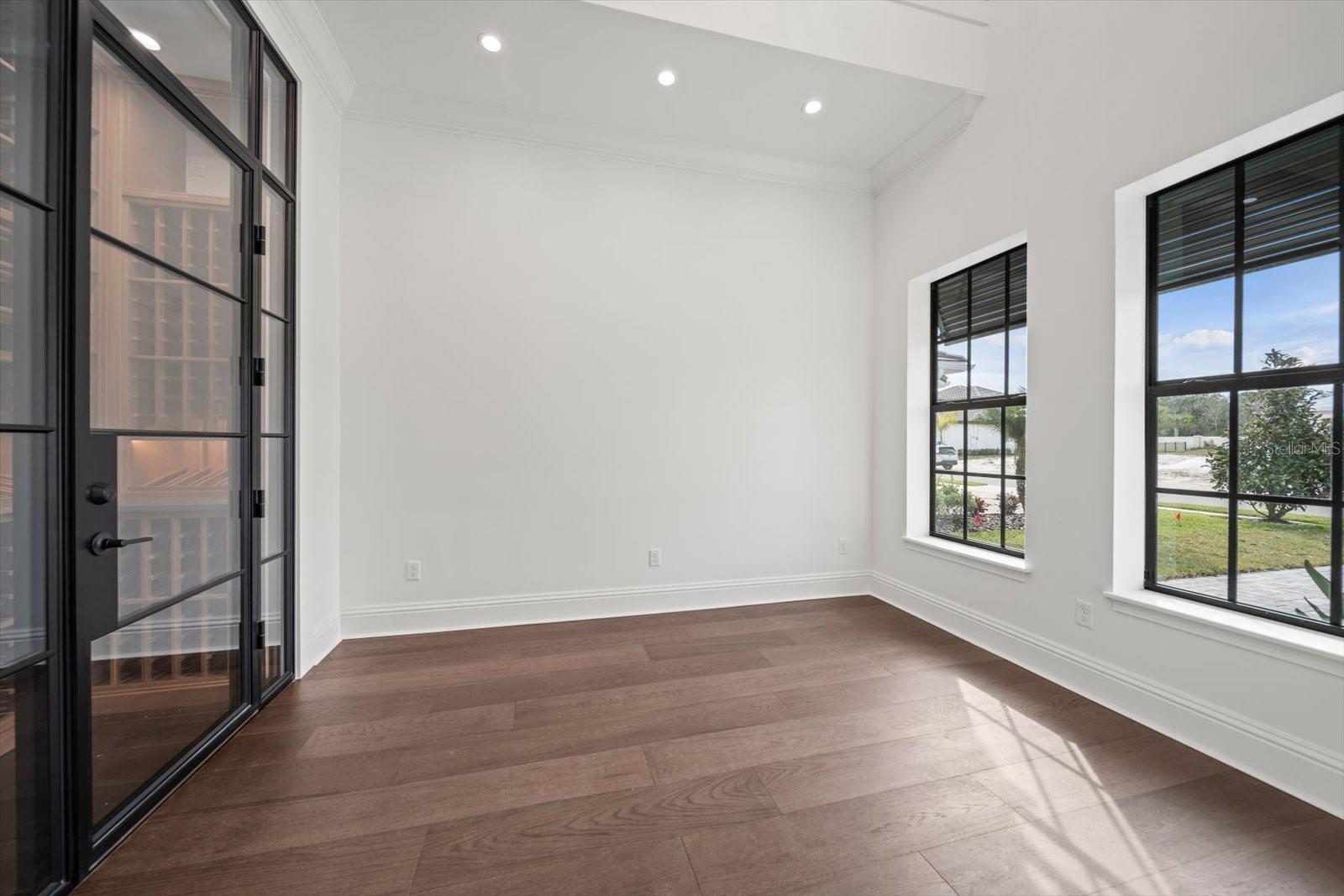 43 DEL PALMA DR
