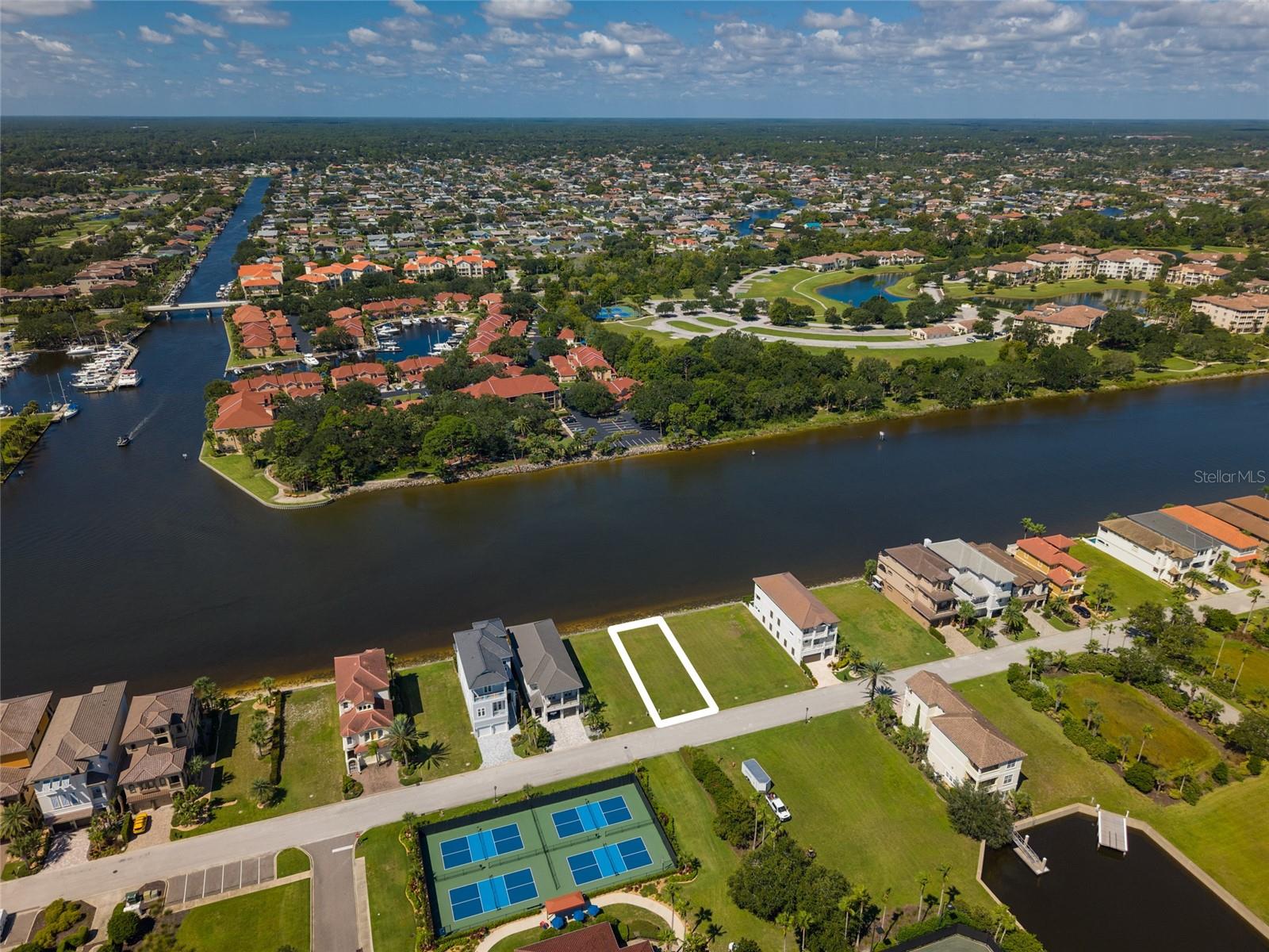 234 YACHT HARBOR DR